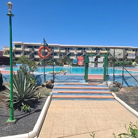 Sunny With Pool View By Ocean Apartment *
