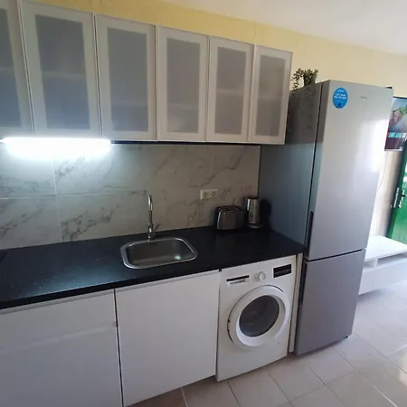 Sunny With Pool View By Ocean Appartement