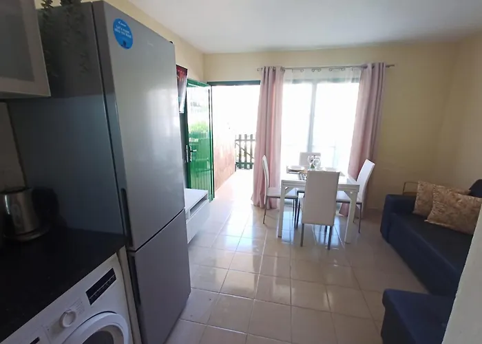 Lägenhet Sunny With Pool View By Ocean